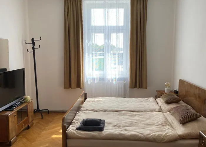 Honiger Historic Townhouse Center 12min - Airport 11min וינה