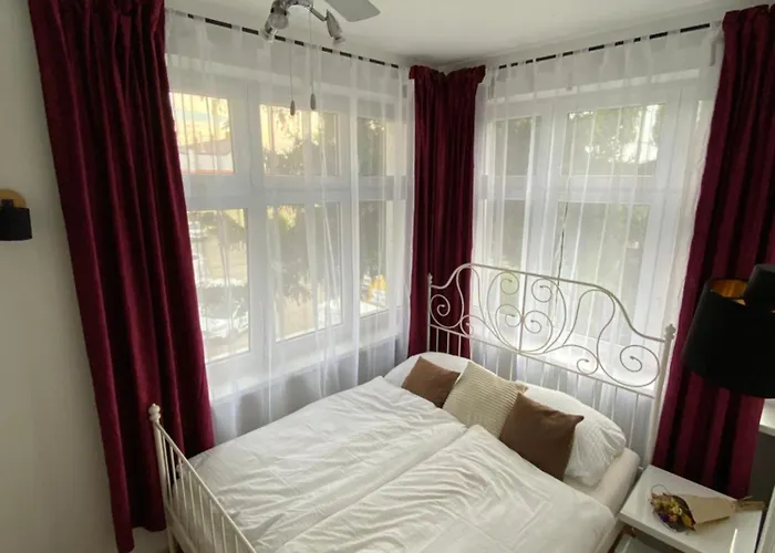 Honiger Historic Townhouse Center 12min - Airport 11min דירה *