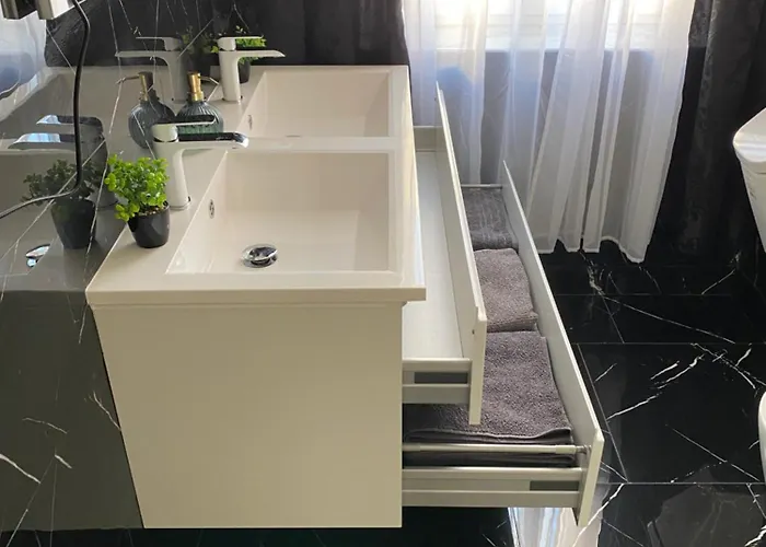 Honiger Historic Townhouse Center 12min - Airport 11min וינה