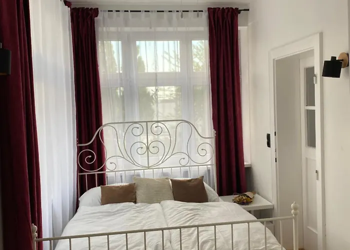 Honiger Historic Townhouse Center 12min - Airport 11min וינה