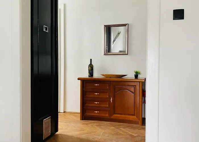 Honiger Historic Townhouse Center 12min - Airport 11min וינה